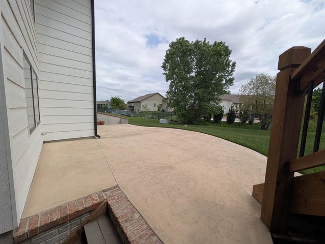 1502 N Shadow Rock Dr, Andover, KS 67002