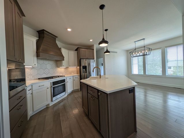 1502 N Shadow Rock Dr, Andover, KS 67002