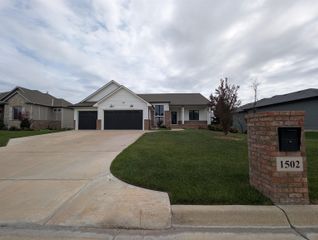 1502 N Shadow Rock Dr, Andover, KS 67002