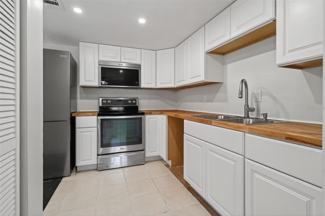 5032 DOWNING STREET 10, Orlando, FL 32839