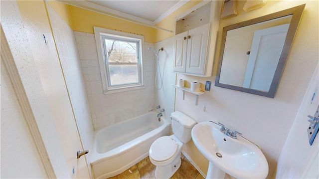 7712 Robinson Street, Overland Park, KS 66204