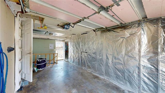 7712 Robinson Street, Overland Park, KS 66204