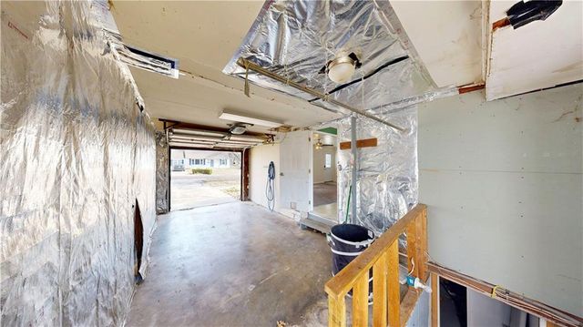 7712 Robinson Street, Overland Park, KS 66204