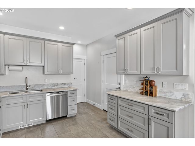 540 Seaview Dr, Manzanita, OR 97130
