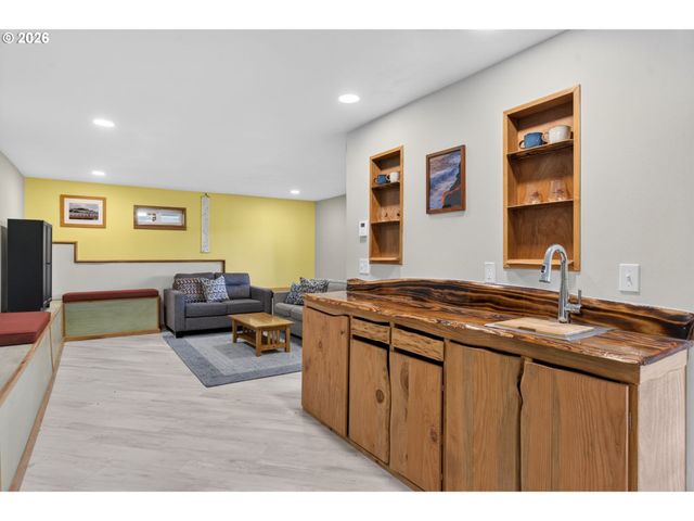 540 Seaview Dr, Manzanita, OR 97130