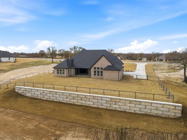 112 La Paloma Way, Decatur, TX 76234