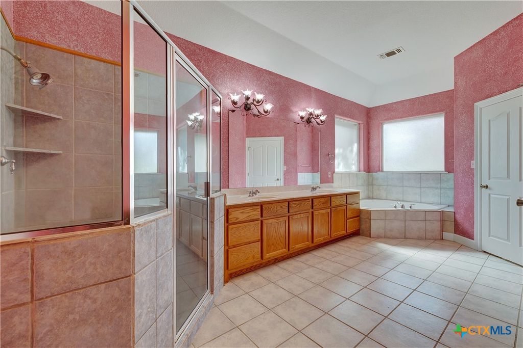 Image 10 of property listing at 243 Appalachian Trail, New Braunfels, TX 78132