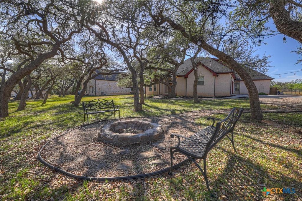 Image 2 of property listing at 243 Appalachian Trail, New Braunfels, TX 78132