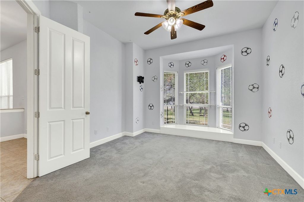 Image 7 of property listing at 243 Appalachian Trail, New Braunfels, TX 78132