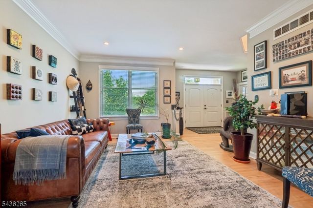18 Steeple View Ct, West Amwell Twp., NJ 08530