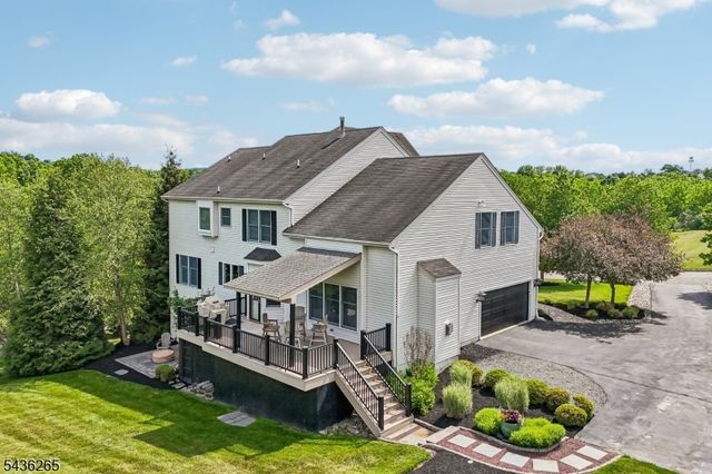 18 Steeple View Ct, West Amwell Twp., NJ 08530