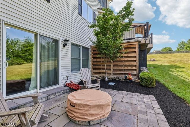 18 Steeple View Ct, West Amwell Twp., NJ 08530