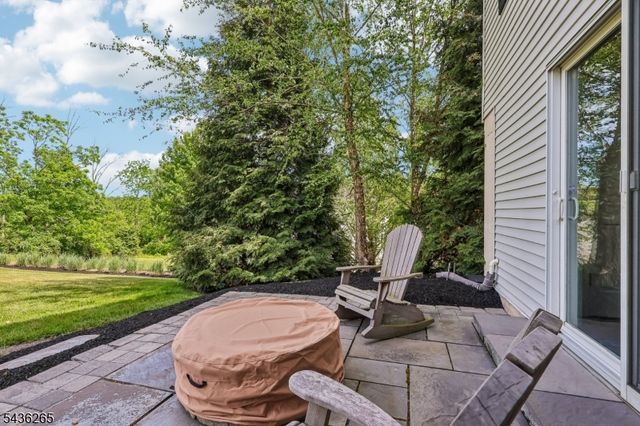 18 Steeple View Ct, West Amwell Twp., NJ 08530