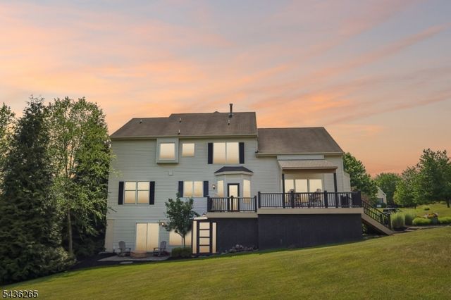 18 Steeple View Ct, West Amwell Twp., NJ 08530
