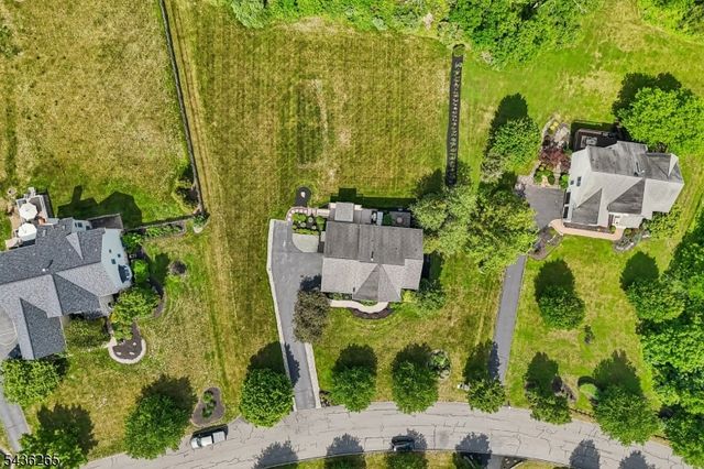 18 Steeple View Ct, West Amwell Twp., NJ 08530