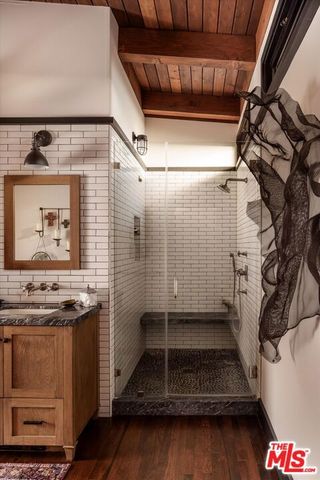 4244 Bluebell Avenue, Studio City, CA 91604