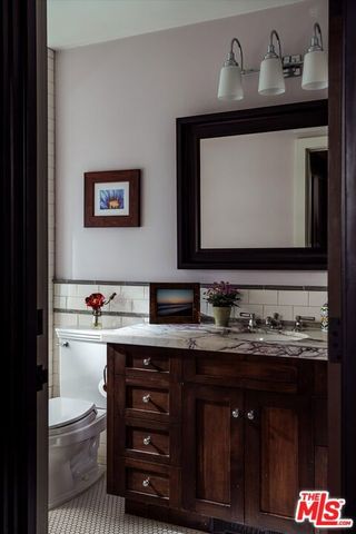 4244 Bluebell Avenue, Studio City, CA 91604