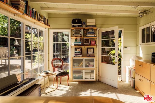 4244 Bluebell Avenue, Studio City, CA 91604