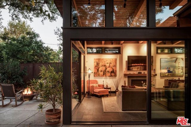 4244 Bluebell Avenue, Studio City, CA 91604