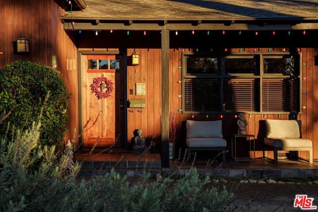 4244 Bluebell Avenue, Studio City, CA 91604