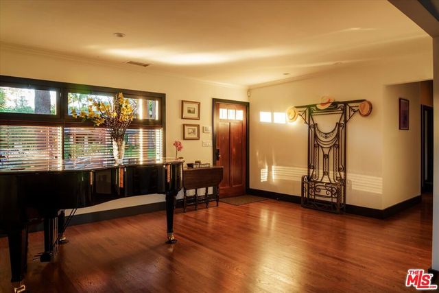 4244 Bluebell Avenue, Studio City, CA 91604