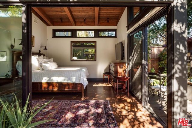 4244 Bluebell Avenue, Studio City, CA 91604