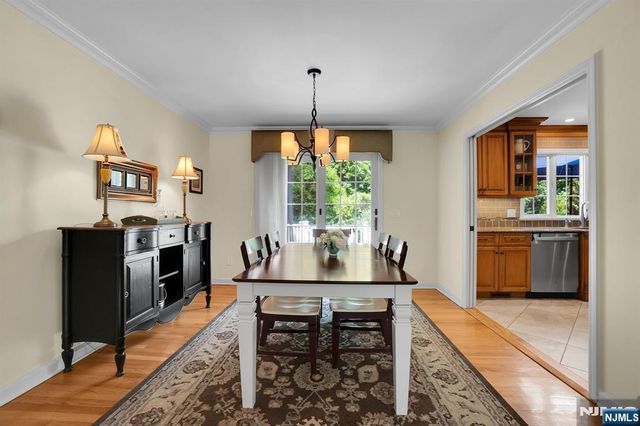 114 Wyckoff Avenue, Wyckoff, NJ 07481