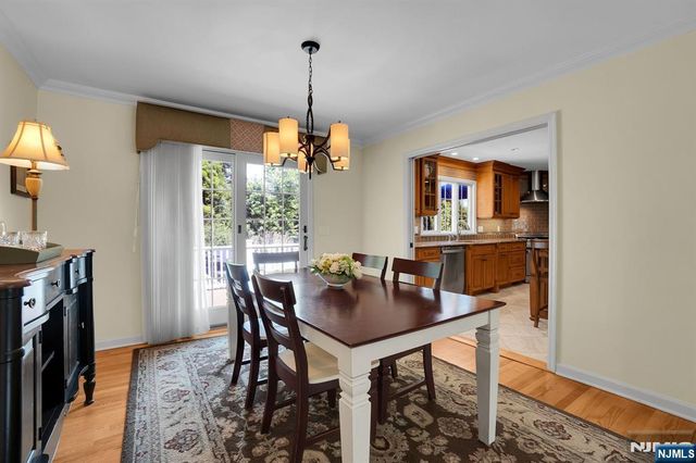 114 Wyckoff Avenue, Wyckoff, NJ 07481