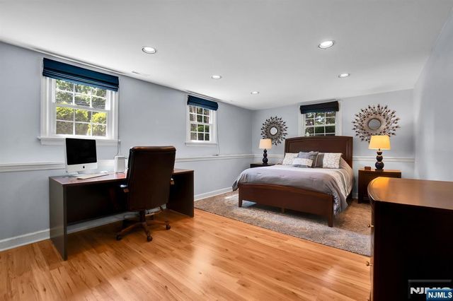 114 Wyckoff Avenue, Wyckoff, NJ 07481
