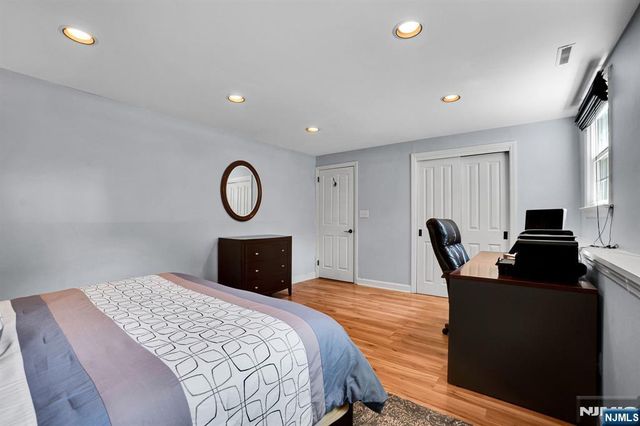 114 Wyckoff Avenue, Wyckoff, NJ 07481
