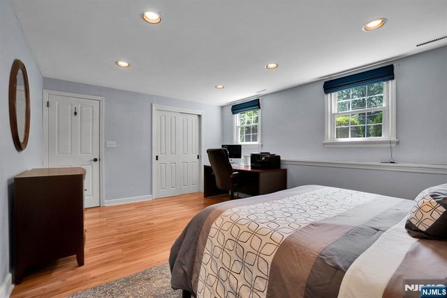 114 Wyckoff Avenue, Wyckoff, NJ 07481
