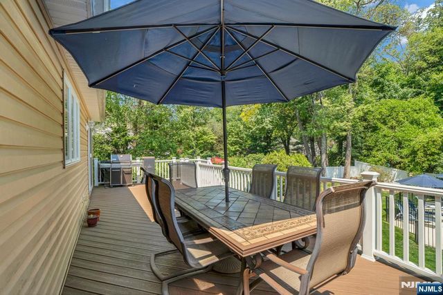 114 Wyckoff Avenue, Wyckoff, NJ 07481