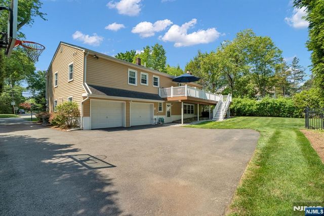 114 Wyckoff Avenue, Wyckoff, NJ 07481