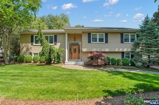 114 Wyckoff Avenue, Wyckoff, NJ 07481