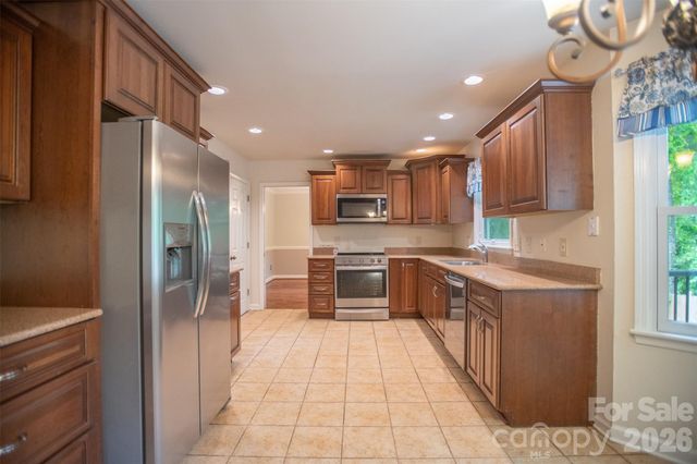 1002 Windsor Drive, Asheville, NC 28803