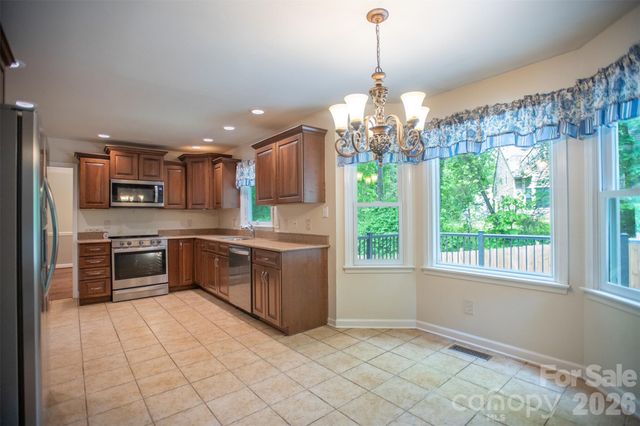 1002 Windsor Drive, Asheville, NC 28803