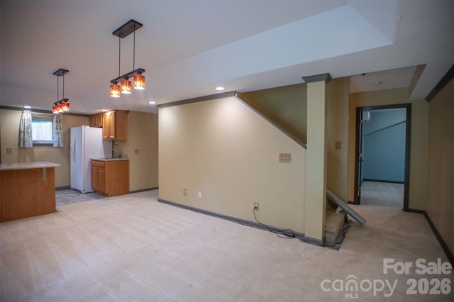 1002 Windsor Drive, Asheville, NC 28803