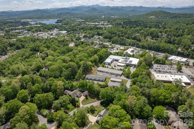 1002 Windsor Drive, Asheville, NC 28803