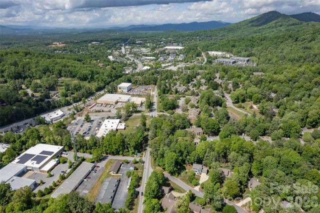 1002 Windsor Drive, Asheville, NC 28803