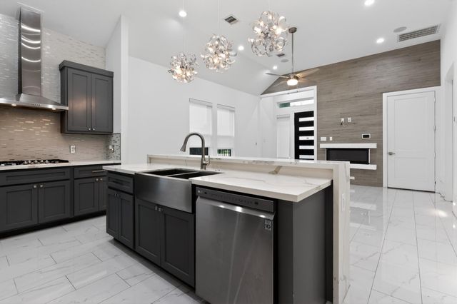 3267 Simmons Street, Houston, TX 77004