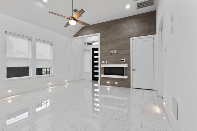 3267 Simmons Street, Houston, TX 77004