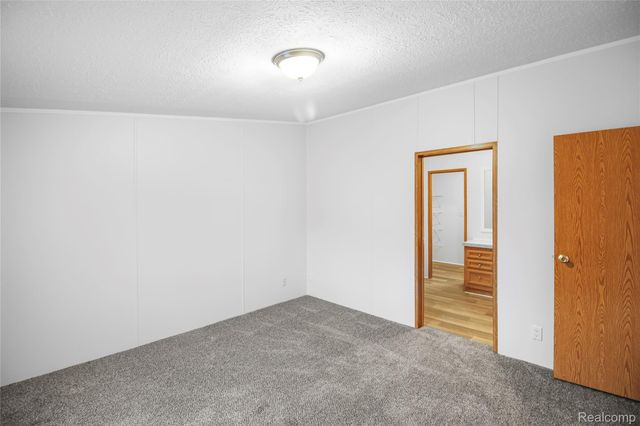 328 White Oak Lane, Augusta Charter Township, MI 48190