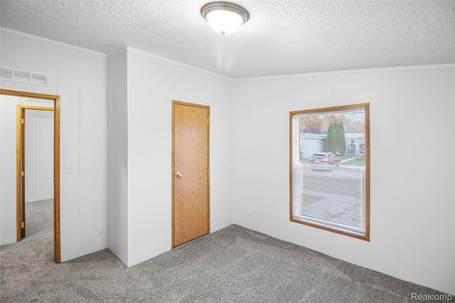 328 White Oak Lane, Augusta Charter Township, MI 48190