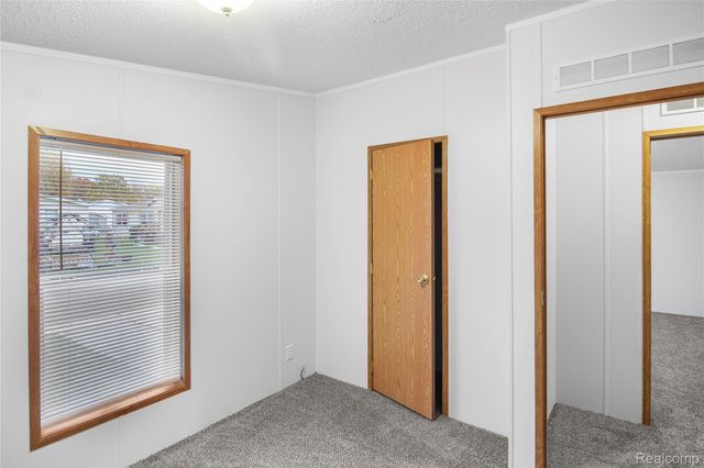 328 White Oak Lane, Augusta Charter Township, MI 48190