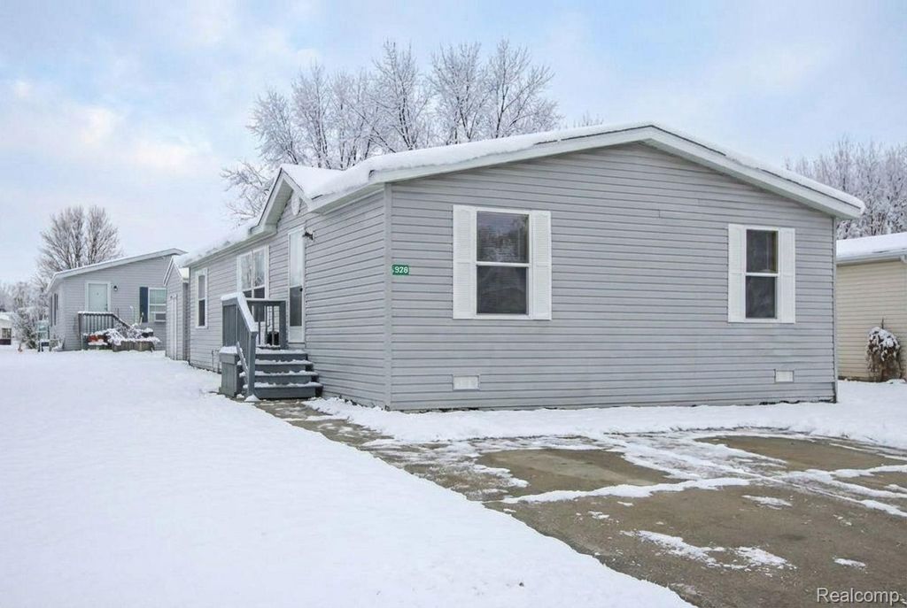 328 White Oak Lane, Augusta Charter Township, MI 48190