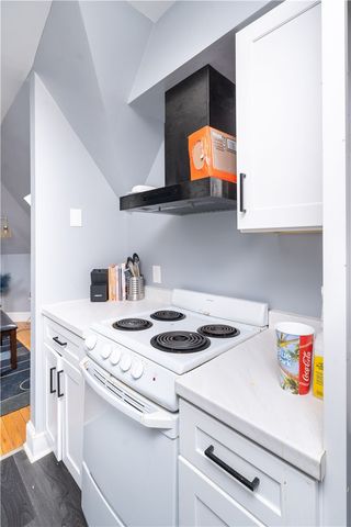 182 Adelaide Avenue 7, Providence, RI 02907