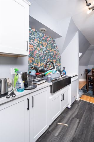 182 Adelaide Avenue 7, Providence, RI 02907