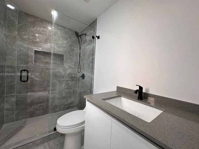 931 NW 1st St 1, Miami, FL 33128