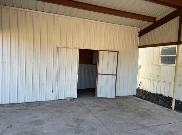 369 PRIVATE ROAD 4521, Wolfe City, TX 75496