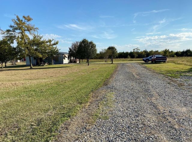 369 PRIVATE ROAD 4521, Wolfe City, TX 75496
